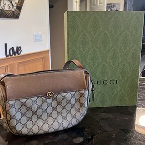 Gucci shoulder bag